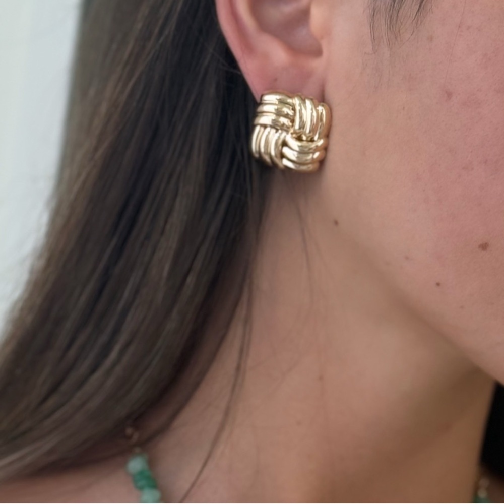 Elegant Gold earrings
